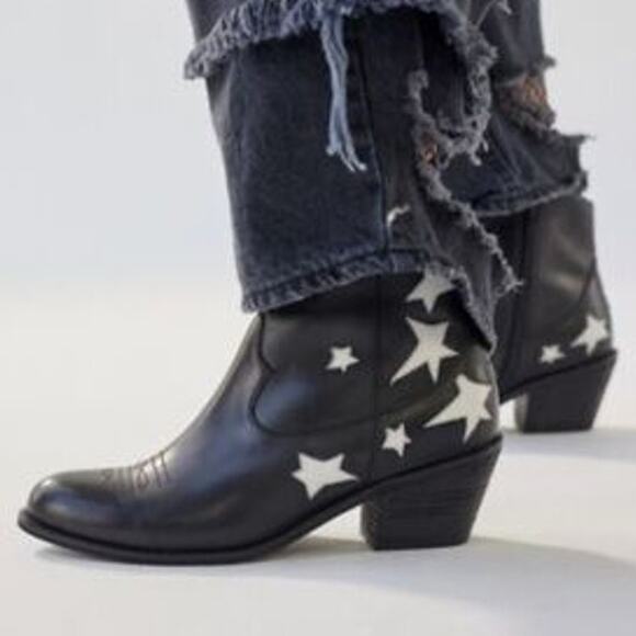 NEW Seychelles Women's Western Cowboy Stars Leather Ankle Boots Sz 6 Black White - Picture 1 of 10